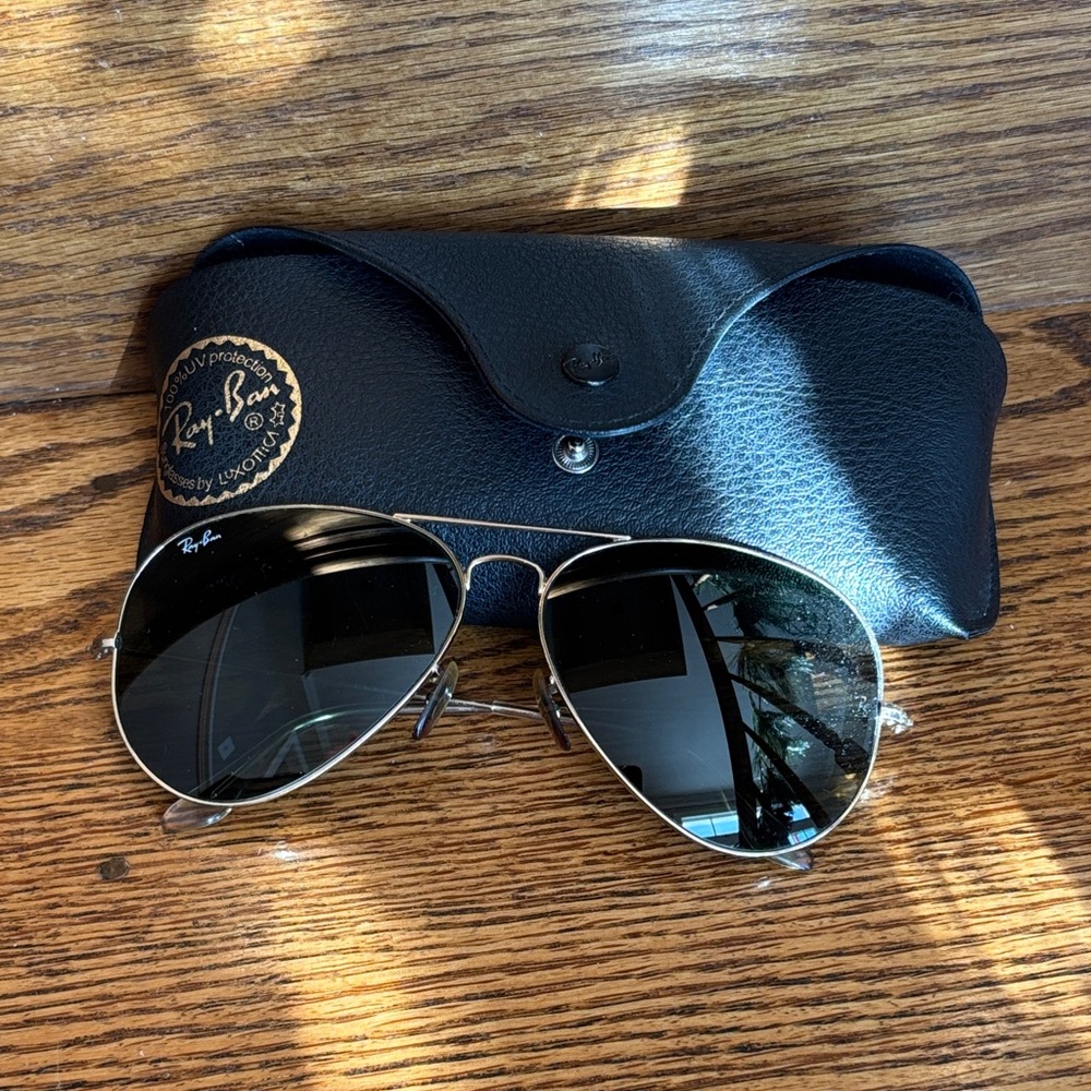 Ray-Ban Silver Aviator Sunglasses with Black Case